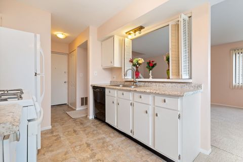 Tiny photo for 236 N WATERFORD Drive, Schaumburg, IL 60194 (MLS # 12592751)