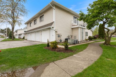 Tiny photo for 236 N WATERFORD Drive, Schaumburg, IL 60194 (MLS # 12592751)