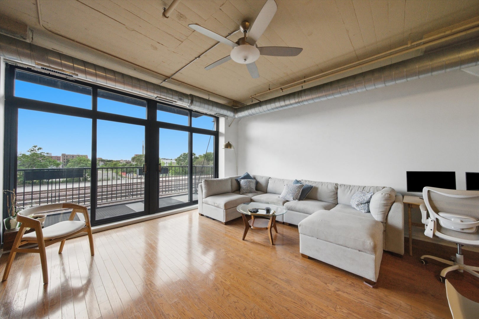1525 S Sangamon Street 311