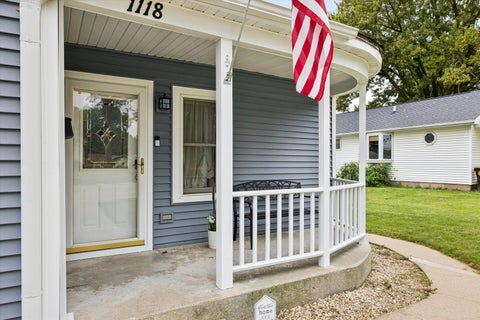 Tiny photo for 1118 10th Avenue, Fulton, IL 61252 (MLS # 12757463)
