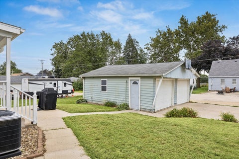 Tiny photo for 1118 10th Avenue, Fulton, IL 61252 (MLS # 12757463)
