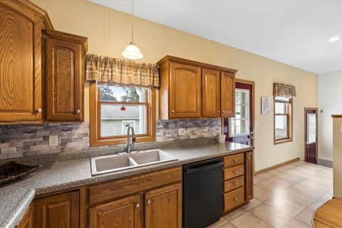 Tiny photo for 1118 10th Avenue, Fulton, IL 61252 (MLS # 12757463)