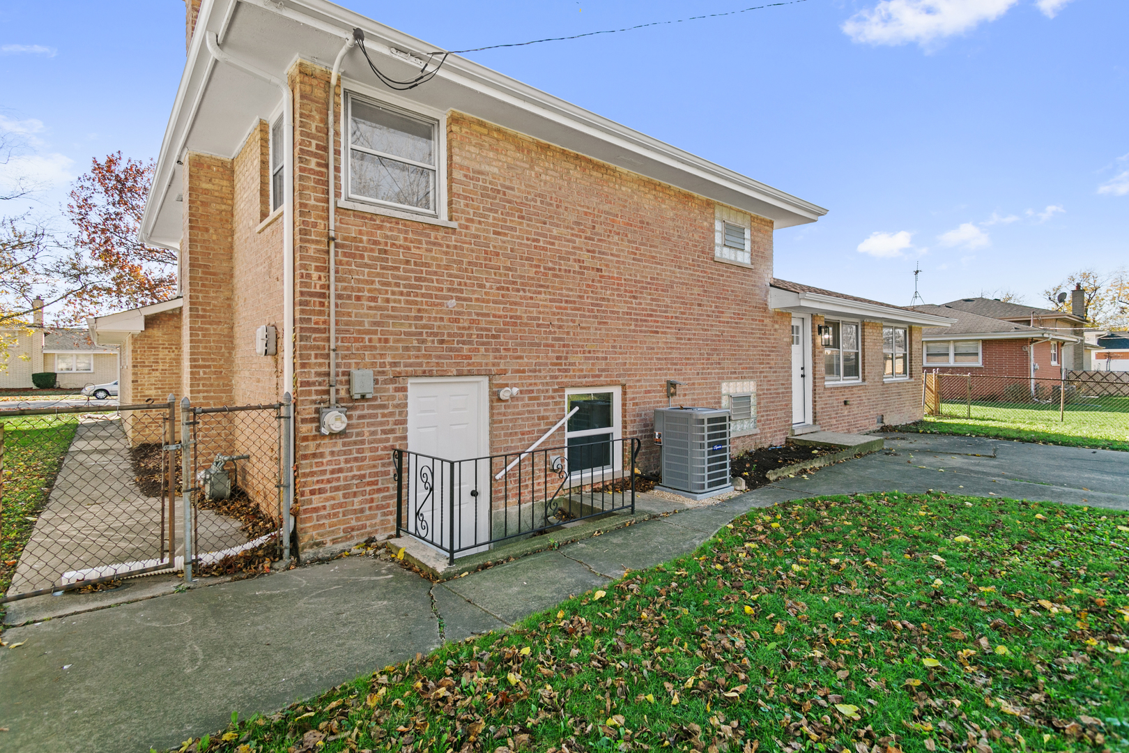 1158 E 169TH Street