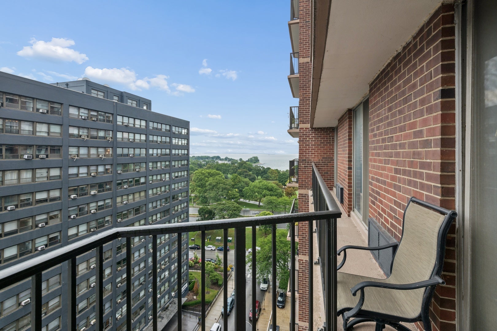 4170 N Marine Drive 14K