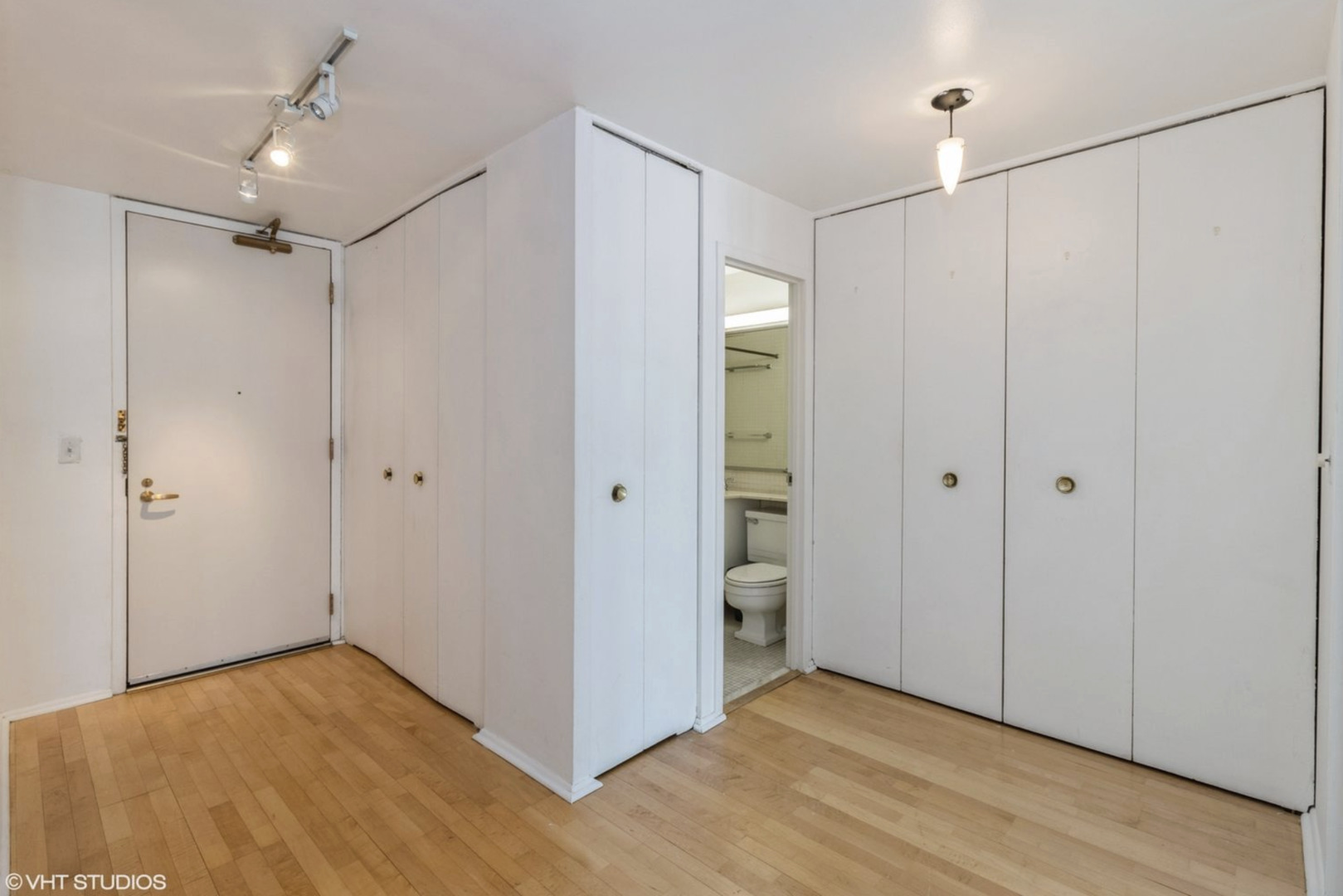 400 E Randolph Street 1516