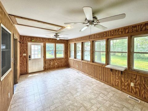 Tiny photo for 1204 W Reynolds Street, Pontiac, IL 61764 (MLS # 12494074)