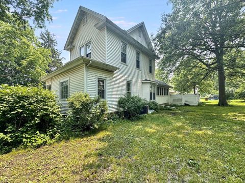 Tiny photo for 1204 W Reynolds Street, Pontiac, IL 61764 (MLS # 12494074)