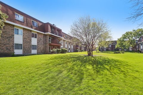 Tiny photo for 600 MESA Drive #103, Hoffman Estates, IL 60169 (MLS # 12502908)
