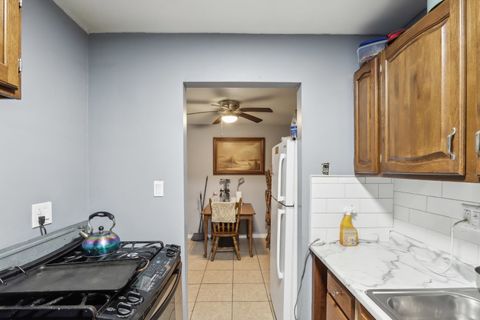 Tiny photo for 600 MESA Drive #103, Hoffman Estates, IL 60169 (MLS # 12502908)
