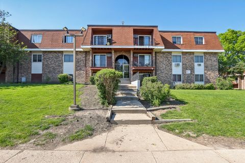 Photo of 600 MESA Drive #103, Hoffman Estates, IL 60169 (MLS # 12502908) Photo of 600 MESA Drive #103, Hoffman Estates, IL 60169 (MLS # 12502908)