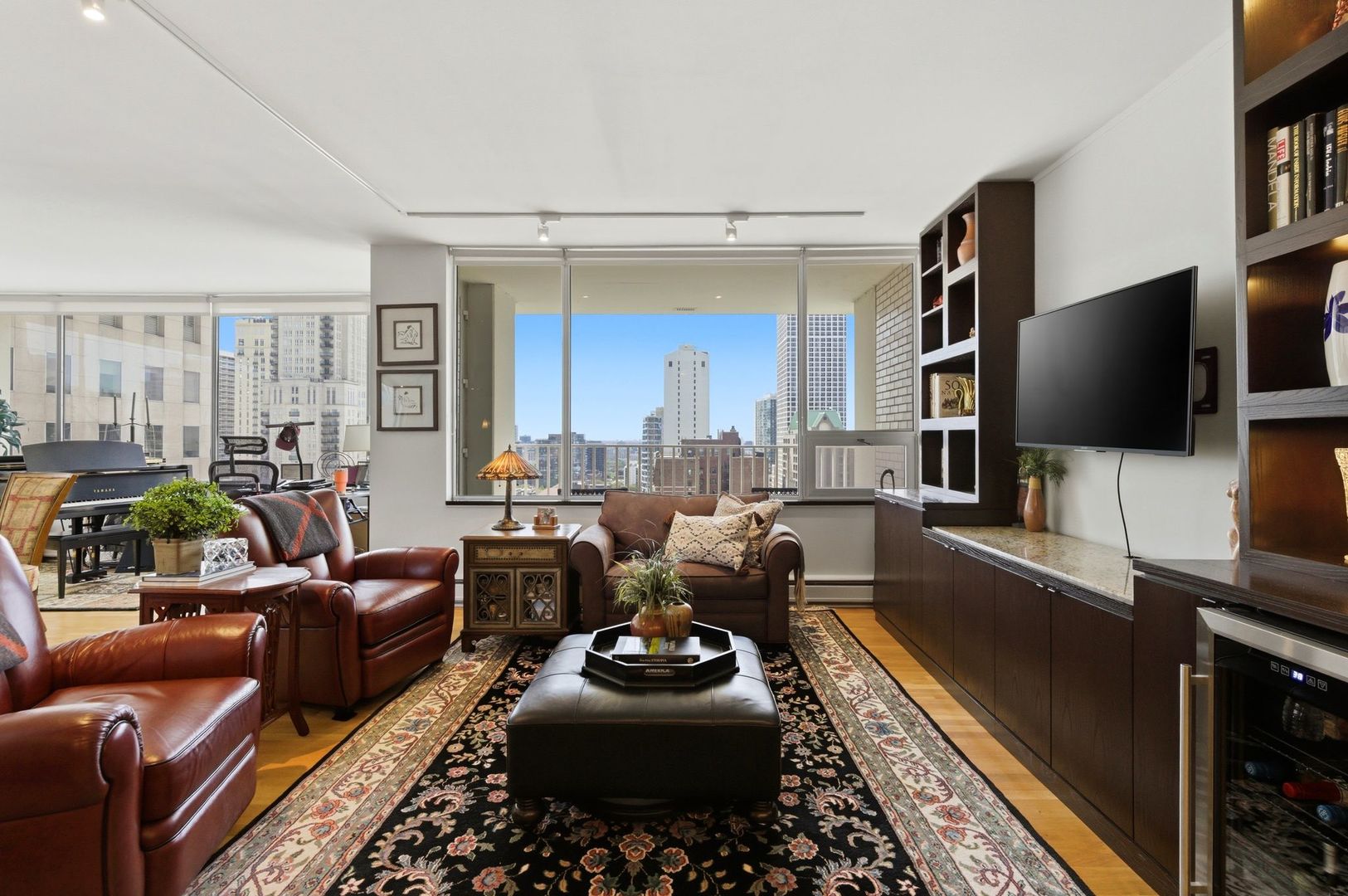 1000 N Lake Shore Plaza 24C