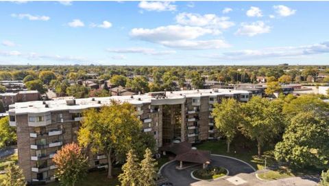 Tiny photo for 1275 E Baldwin Lane #408, Palatine, IL 60074 (MLS # 12500835)