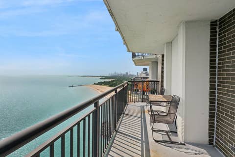 Tiny photo for 6007 N SHERIDAN Road #27B, Chicago, IL 60660 (MLS # 12716692)