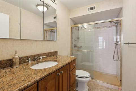Tiny photo for 6007 N SHERIDAN Road #27B, Chicago, IL 60660 (MLS # 12716692)