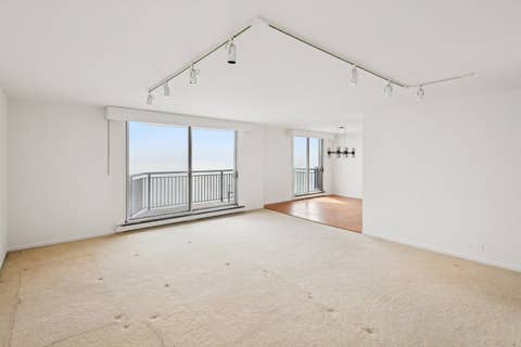 Tiny photo for 6007 N SHERIDAN Road #27B, Chicago, IL 60660 (MLS # 12716692)