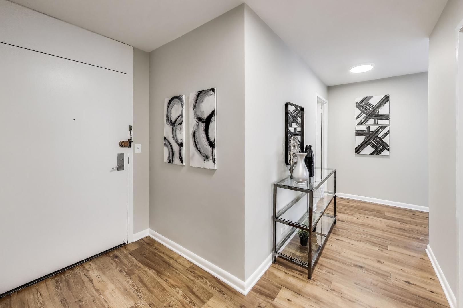 2800 N LAKE SHORE Drive 517