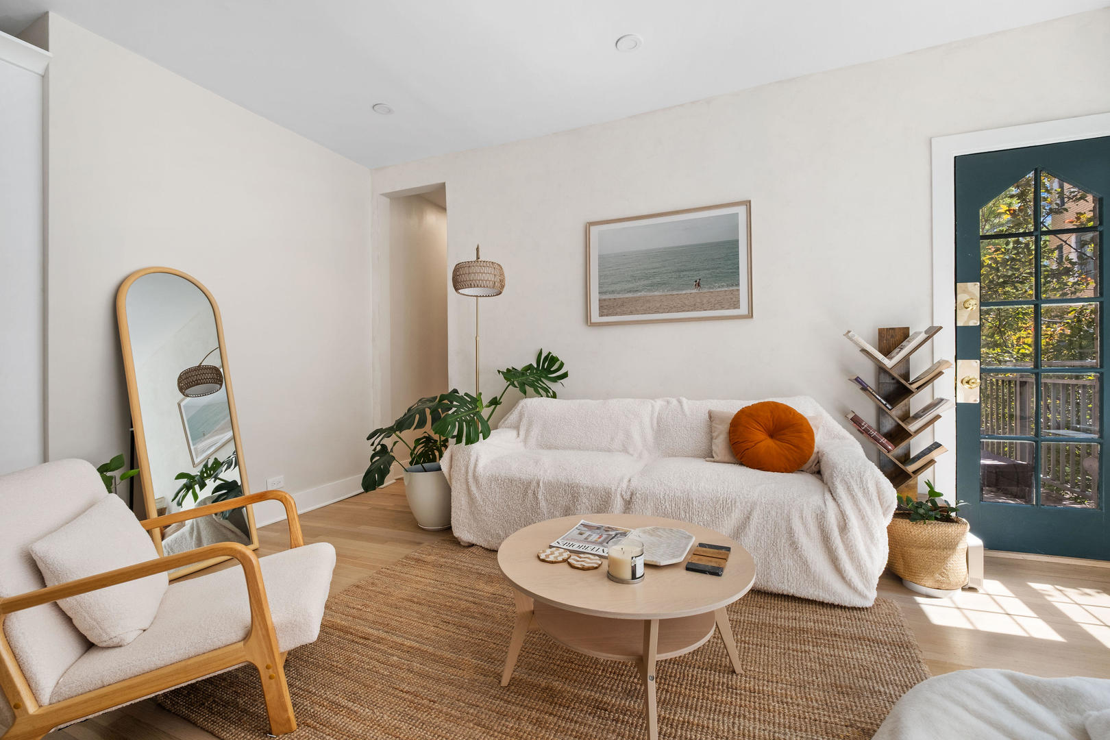 4320 N Clarendon Avenue 2011