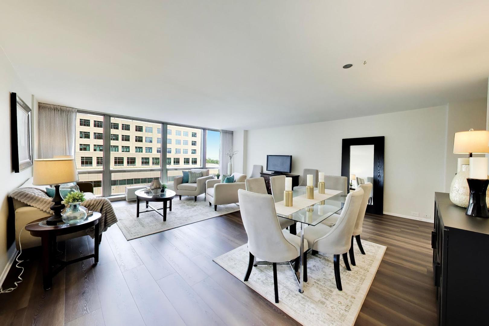 330 W Diversey Parkway 902-04