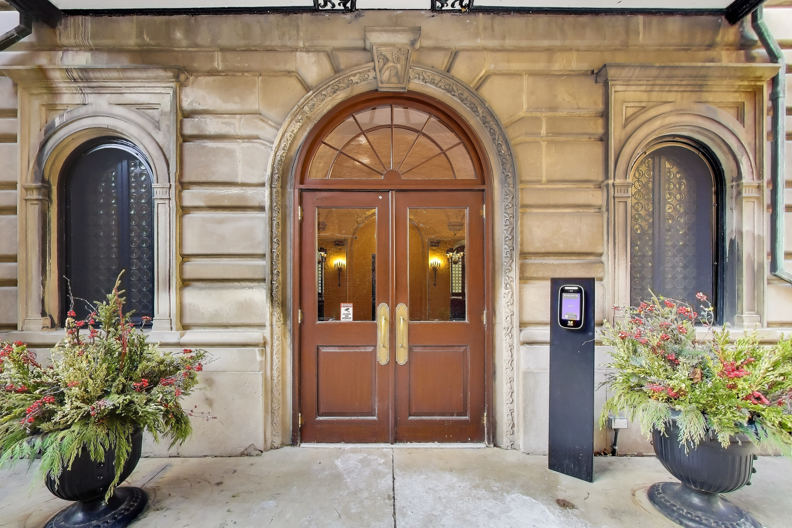 431 W Oakdale Avenue 1A