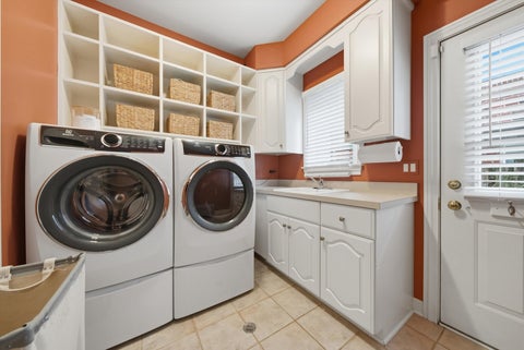 Tiny photo for 223 Justina Street, Hinsdale, IL 60521 (MLS # 12794573)