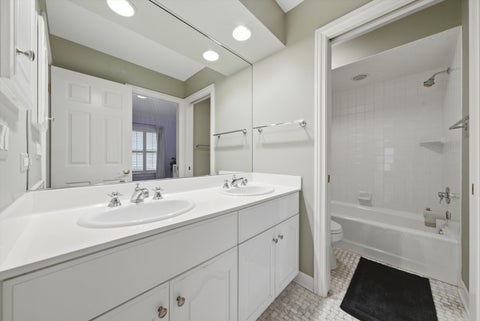 Tiny photo for 223 Justina Street, Hinsdale, IL 60521 (MLS # 12794573)