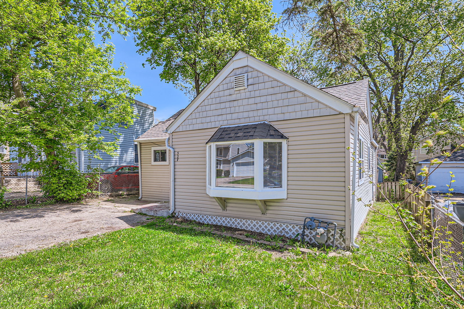 327 Fairlawn Drive