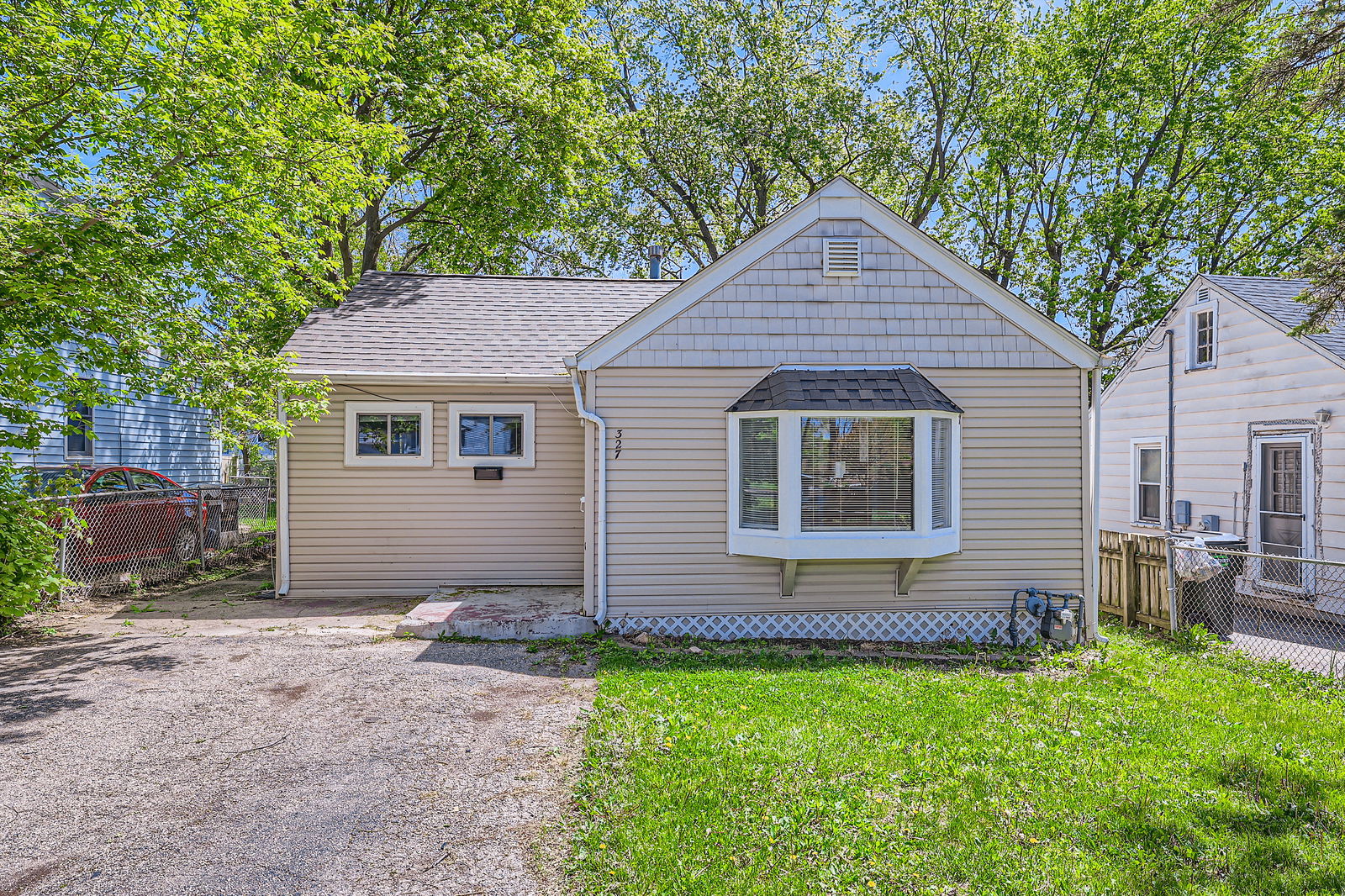 327 Fairlawn Drive