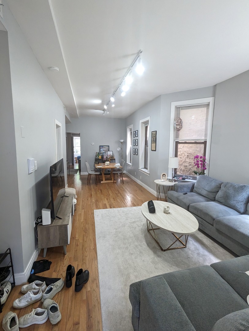 2425 N Geneva Terrace 2
