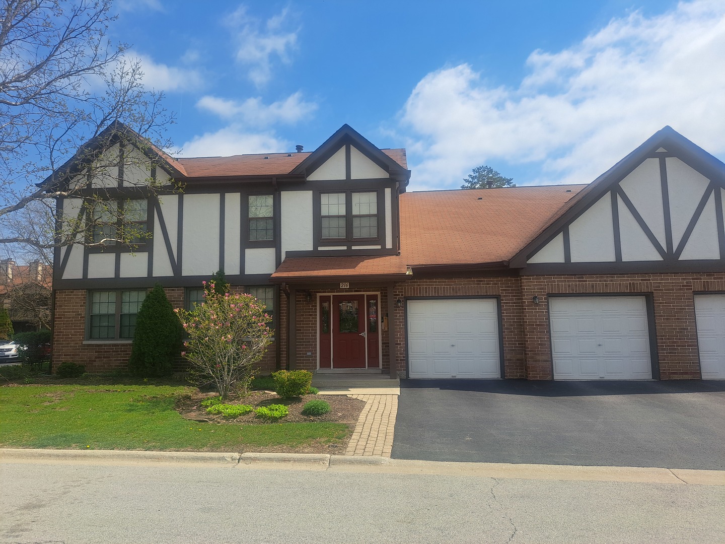 216 Stoneybrook Lane 2C
