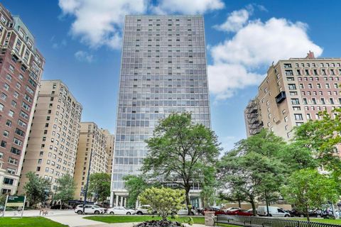 Photo of 2400 N Lakeview Avenue #1708, Chicago, IL 60614 (MLS # 12489112)