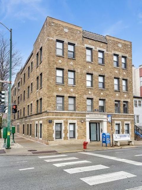 2959 N Damen Avenue 1L Chicago IL 60657