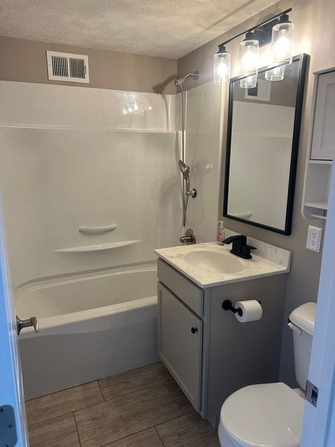 Tiny photo for 2211 Benjamin Lane, Bloomington, IL 61701 (MLS # 12553579)