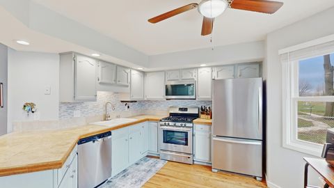 Tiny photo for 1108 Almond Drive, Aurora, IL 60506 (MLS # 12610563)