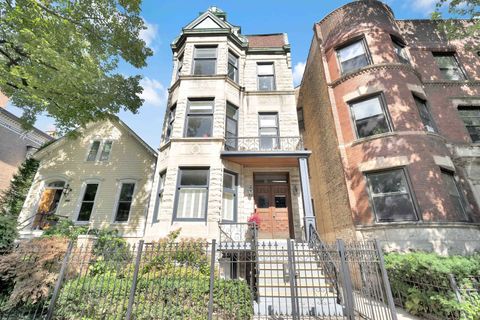 Photo of 626 W Belden Avenue #3, Chicago, IL 60614 (MLS # 12483191)