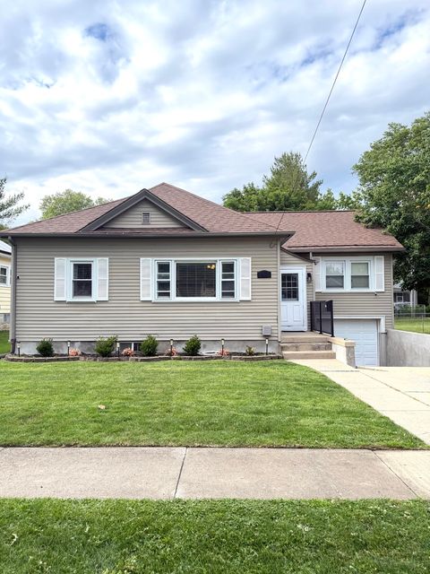 Photo of 613 W Henry Street, Pontiac, IL 61764 (MLS # 12665098)