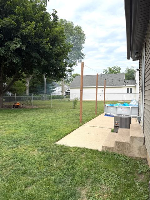Tiny photo for 613 W Henry Street, Pontiac, IL 61764 (MLS # 12665098)