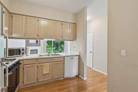 Tiny photo for 621 Woodhaven Drive, Mundelein, IL 60060 (MLS # 12723794)