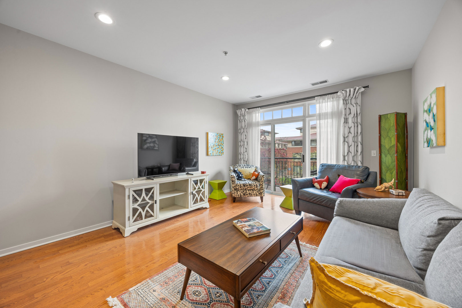 140 N Euclid Avenue 304