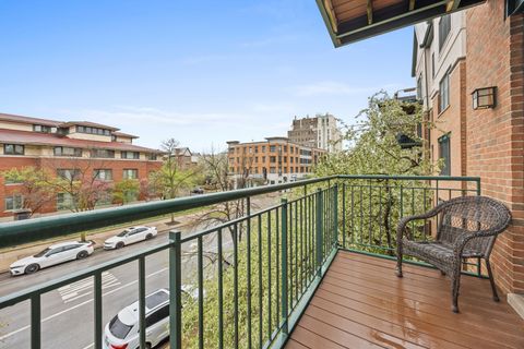 Tiny photo for 140 N Euclid Avenue #304, Oak Park, IL 60301 (MLS # 12623550)
