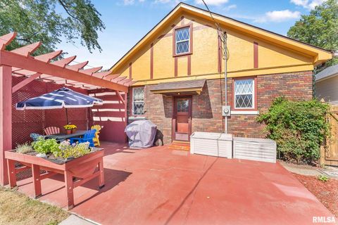 Tiny photo for 1517 W LOMBARD Street, Davenport, IA 52804 (MLS # QC4269721)