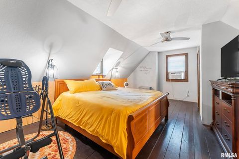 Tiny photo for 1517 W LOMBARD Street, Davenport, IA 52804 (MLS # QC4269721)