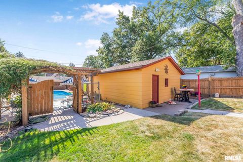 Tiny photo for 1517 W LOMBARD Street, Davenport, IA 52804 (MLS # QC4269721)