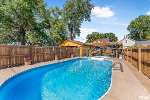 Tiny photo for 1517 W LOMBARD Street, Davenport, IA 52804 (MLS # QC4269721)