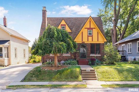 Tiny photo for 1517 W LOMBARD Street, Davenport, IA 52804 (MLS # QC4269721)