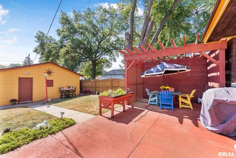 Tiny photo for 1517 W LOMBARD Street, Davenport, IA 52804 (MLS # QC4269721)