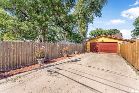 Tiny photo for 1517 W LOMBARD Street, Davenport, IA 52804 (MLS # QC4269721)