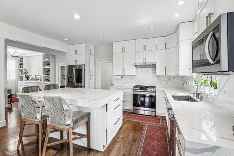 Tiny photo for 200 Sunset Court, Lake Zurich, IL 60047 (MLS # 12659784)