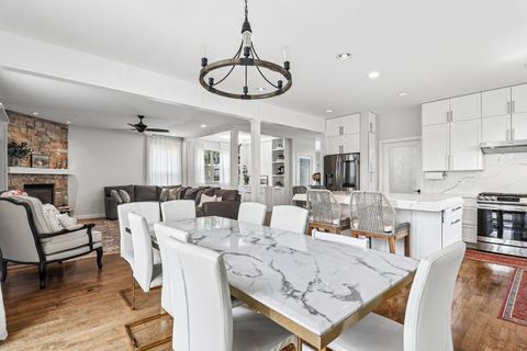 Tiny photo for 200 Sunset Court, Lake Zurich, IL 60047 (MLS # 12659784)