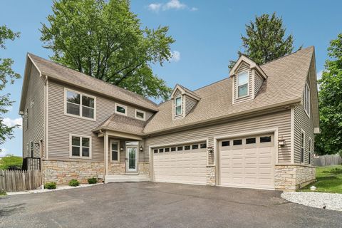 Photo of 200 Sunset Court, Lake Zurich, IL 60047 (MLS # 12659784)