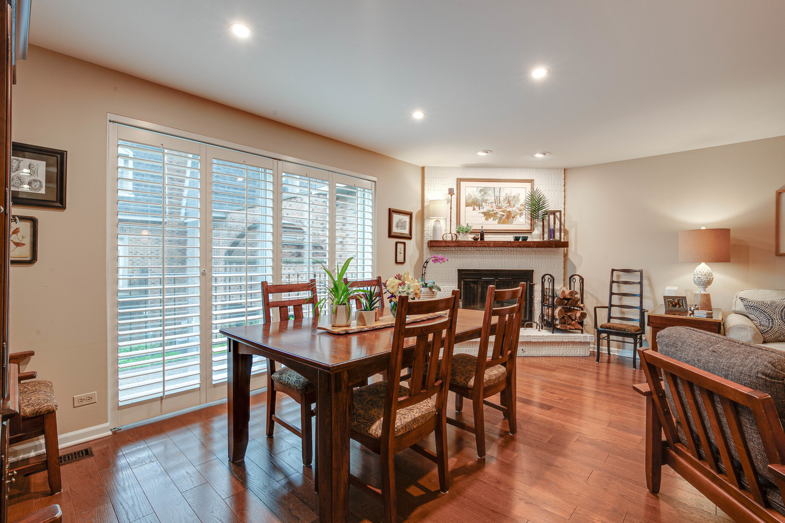 1111 S Waukegan Road 10